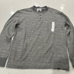 Goodfellow men’s Gray  long sleeve Henley Shirt size M NWT